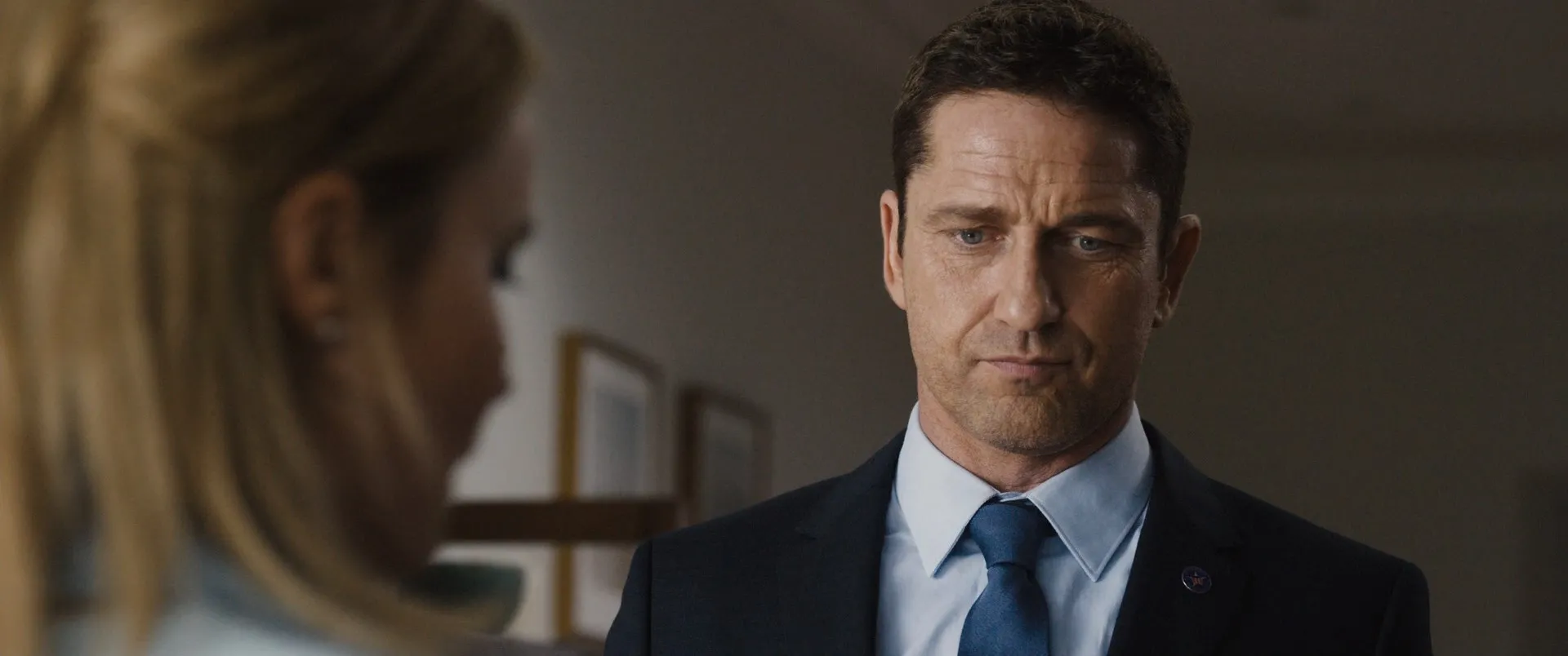 London Has Fallen (2016) 100mb Hindi Dual Audio movie Hevc BRRip Download Screenshot